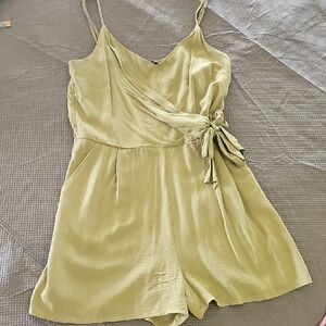 One Clothing Olive Green Lightweight Romper Size Small